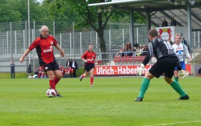 2009: Völler und Feinbier treffen für Bayer 04 Traditionsmannschaft